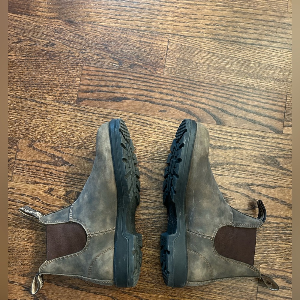 Blundstone Classic boot,  Brown, women’s size 9
